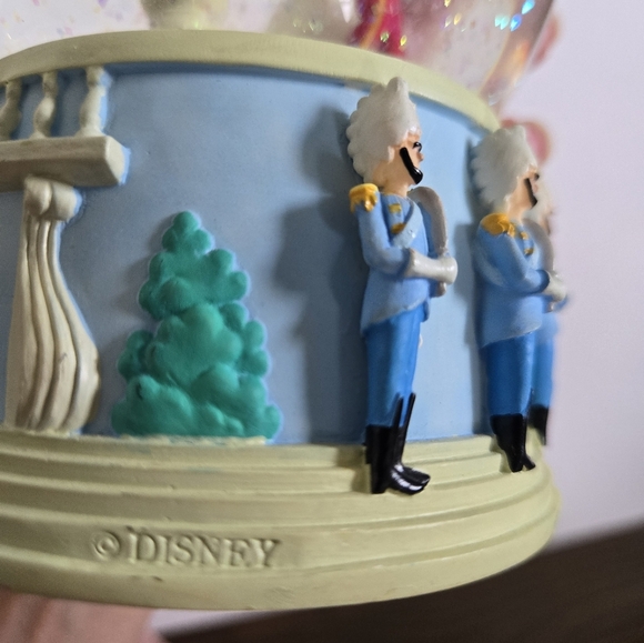 Vintage Disney Snow Globe Cinderella Prince Music box dream is a wish - Picture 7 of 7